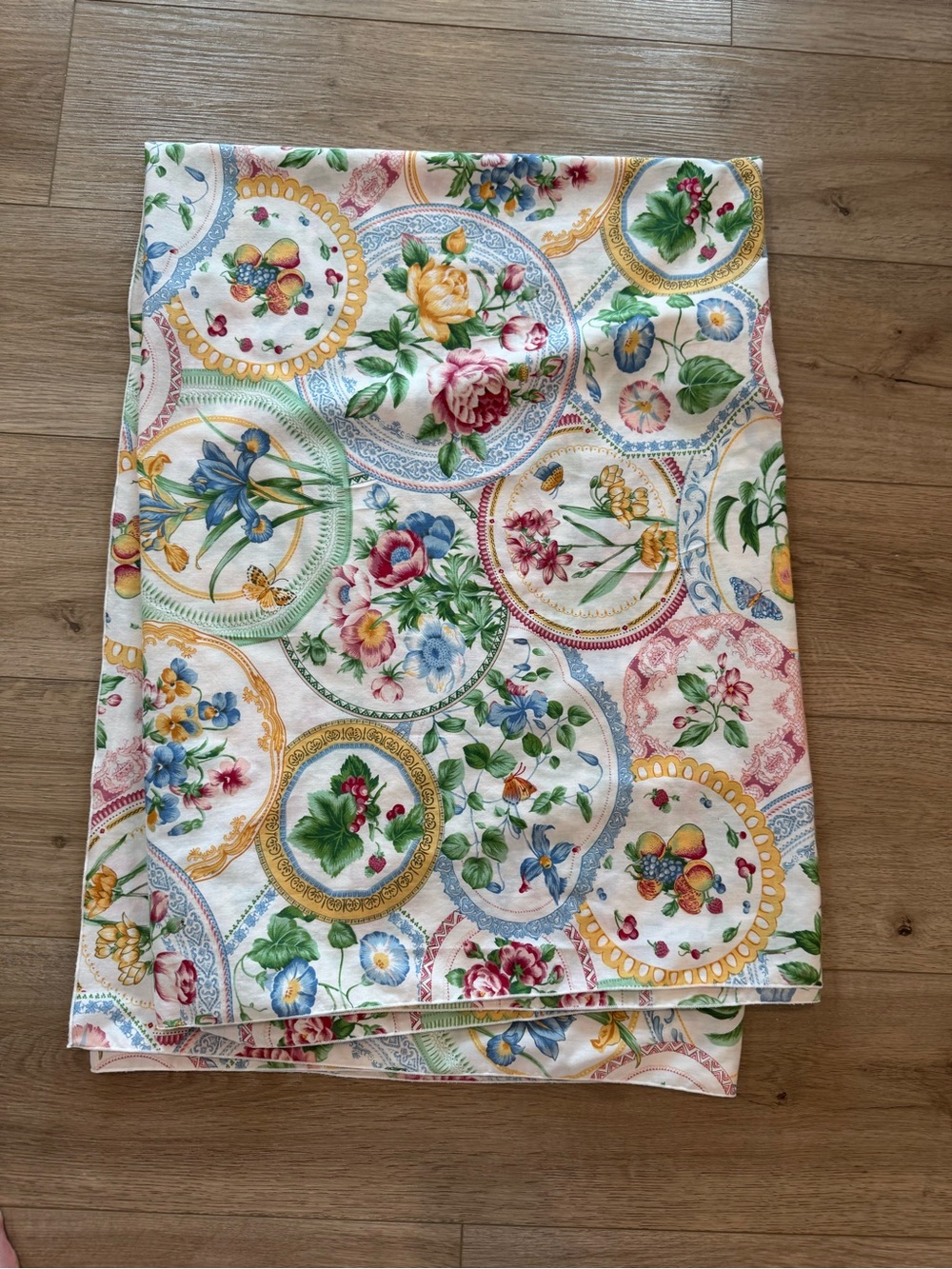 Wilton Court 60”x 80”Rectangle Tablecloth Printed MePlates Flowers & Butterflies